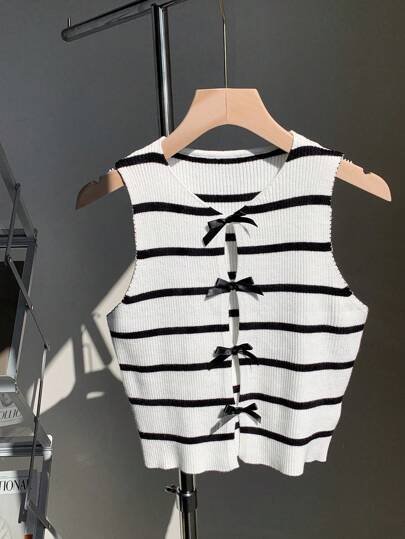 23%Polyamide & 28%Polyester & 49%Viscose