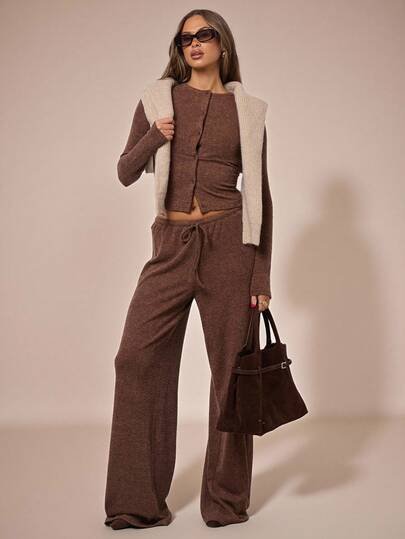 90%Polyester & 4%Elastane & 6%Viscose