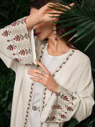 97%Polyester & 3%Elastane